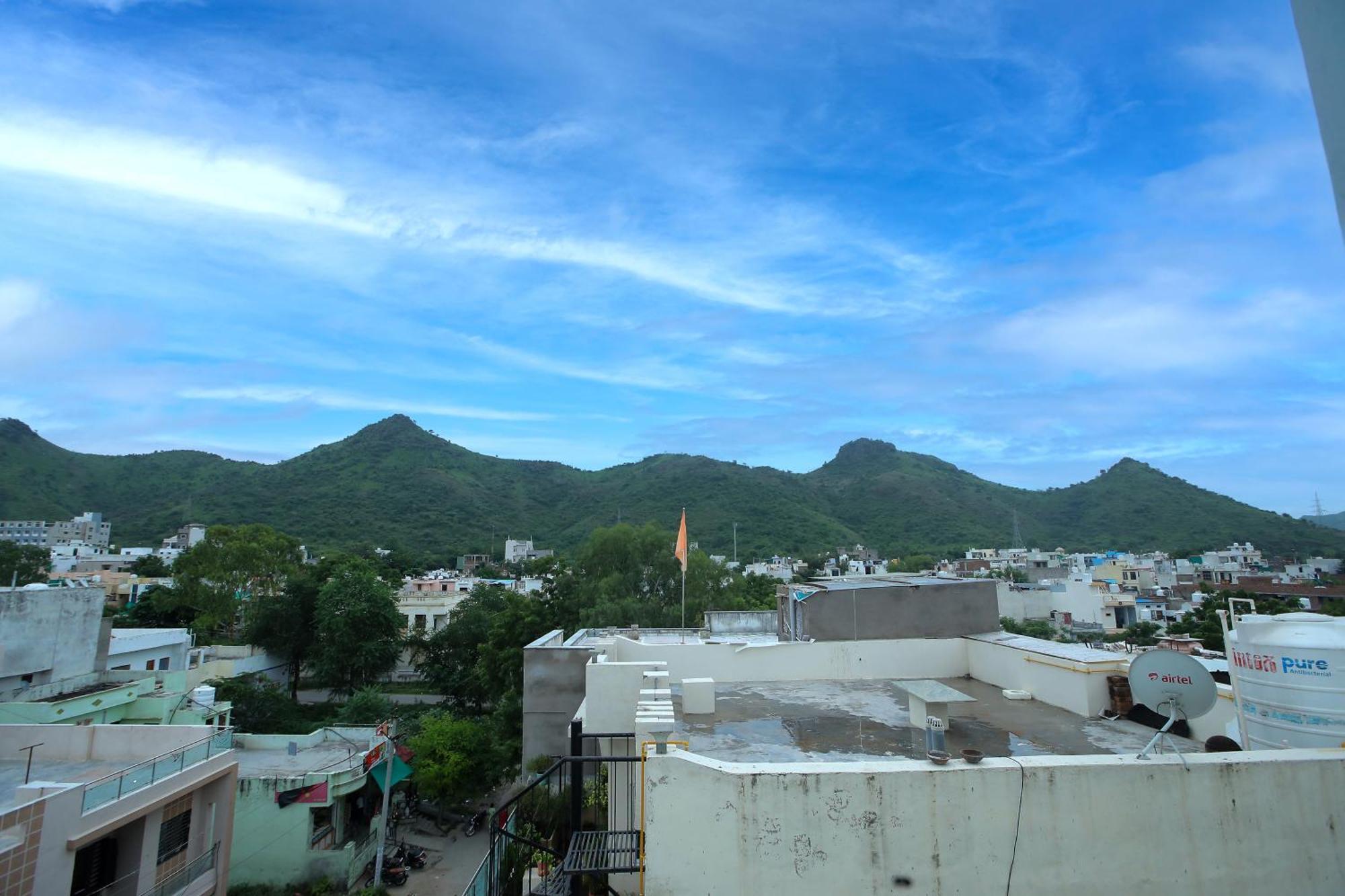 Chitrakoot Residency Aparthotel Udaipur Bagian luar foto