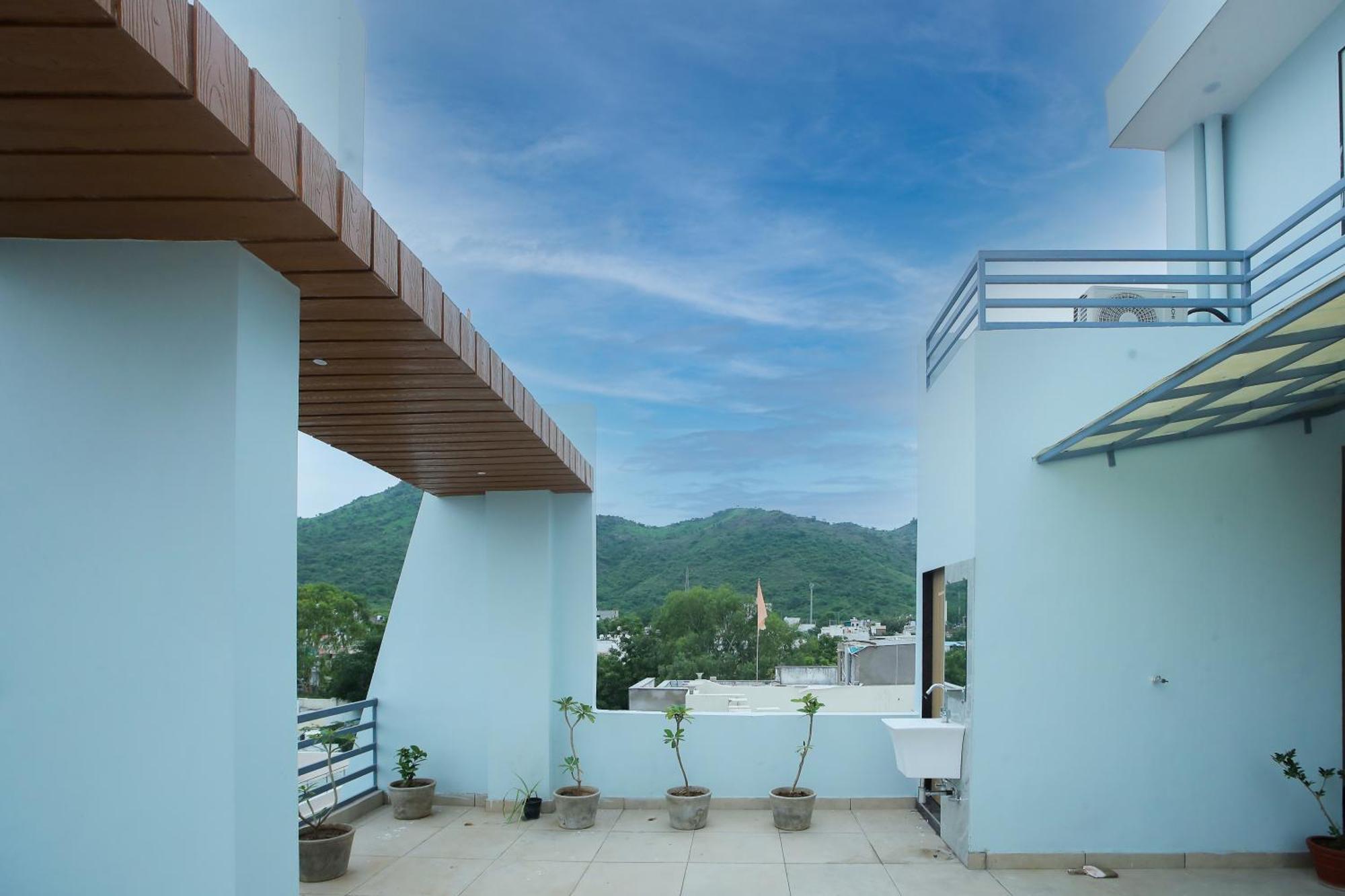 Chitrakoot Residency Aparthotel Udaipur Bagian luar foto
