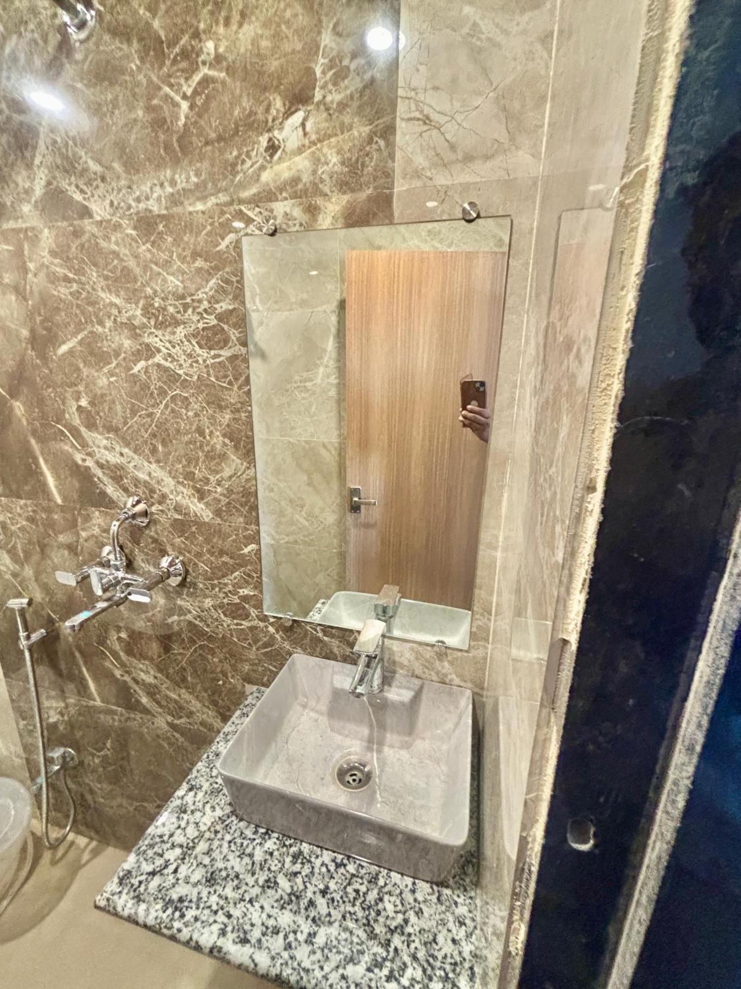 Chitrakoot Residency Aparthotel Udaipur Bagian luar foto